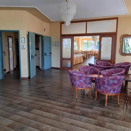 Hotel Karim ホテル