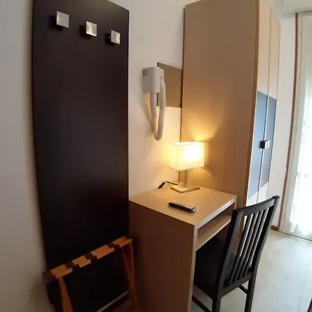 Hotel Karim チェルヴィア
